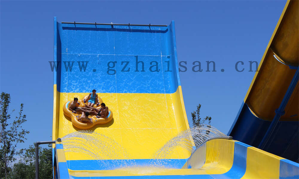 如何在水上乐园设计中考虑人流控制？