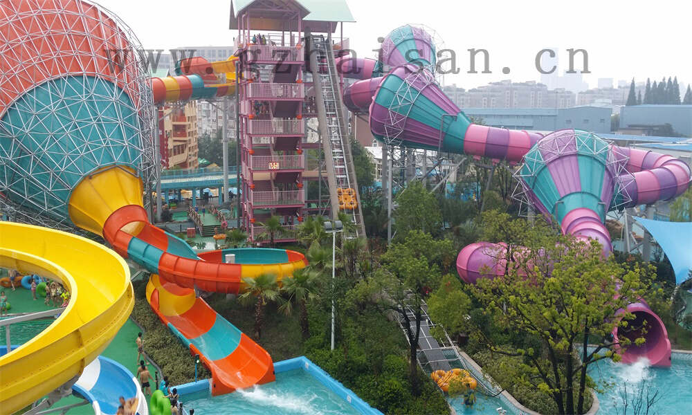 水上乐园规划中的休息和餐饮区域如何满足游客需求？