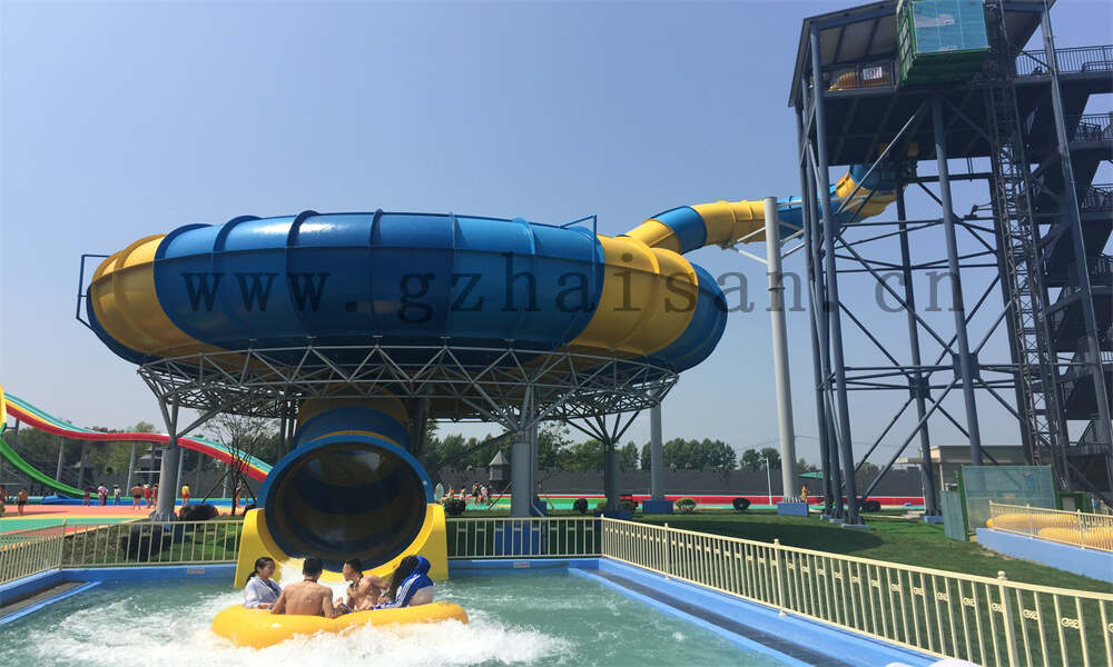 新型水上游乐设施大揭秘：种类繁多，畅享清凉夏日